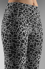 Cargar imagen en el visor de la galería, BW_Mosaic_01_Micro_White
