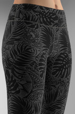 Cargar imagen en el visor de la galería, BW_Plants_01_Black
