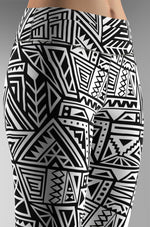 Cargar imagen en el visor de la galería, BW_Tribal_01_White
