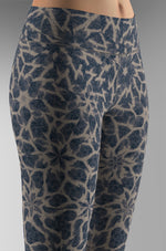 Cargar imagen en el visor de la galería, Berenice_Unsat_Blue

