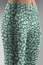 Cargar imagen en el visor de la galería, Leopard_GreenMusgo
