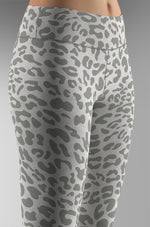 Cargar imagen en el visor de la galería, Leopard_Pattern_Unsat_G
