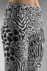 Cargar imagen en el visor de la galería, BW_Animal_Print_Collage_White
