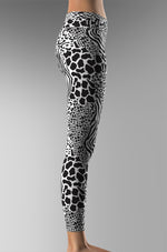 Cargar imagen en el visor de la galería, BW_Animal_Print_Collage_White
