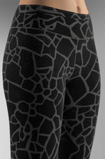Cargar imagen en el visor de la galería, BW_Mosaic_01_Black
