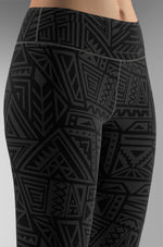 Cargar imagen en el visor de la galería, BW_Tribal_01_Black
