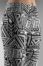 Cargar imagen en el visor de la galería, BW_Tribal_01_White
