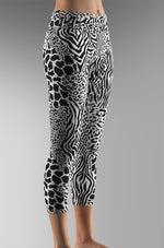 Cargar imagen en el visor de la galería, BW_Animal_Print_Collage_White
