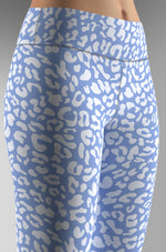 Cargar imagen en el visor de la galería, Leopard_LightBlue
