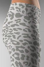 Cargar imagen en el visor de la galería, Leopard_Pattern_Unsat_G
